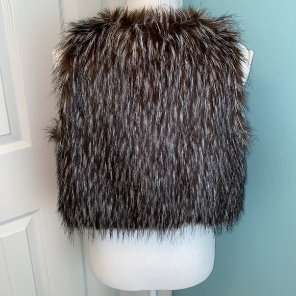 ESCIO Faux Fur Vest - Picture 5 of 14